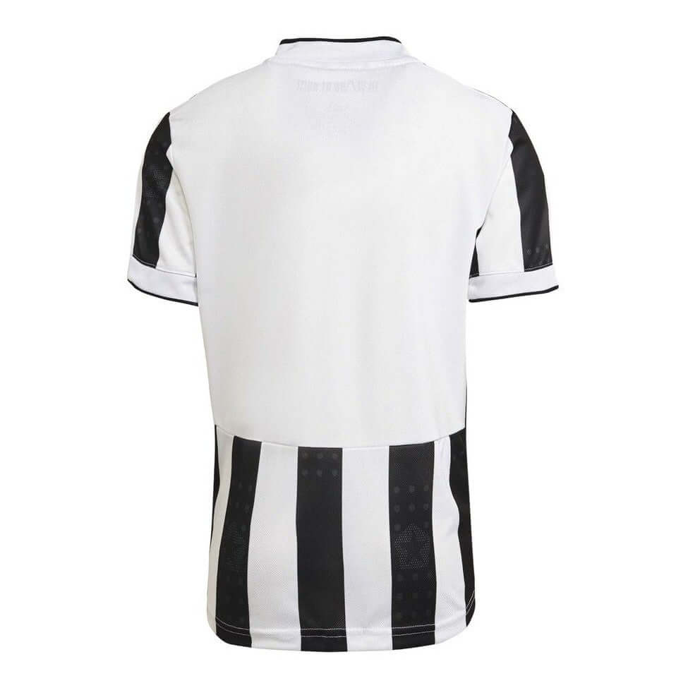 Juventus Turin 2021/2022 Trikot Home in weiß-schwarz, Rückansicht des Fußballtrikots mit gestreiftem Design.